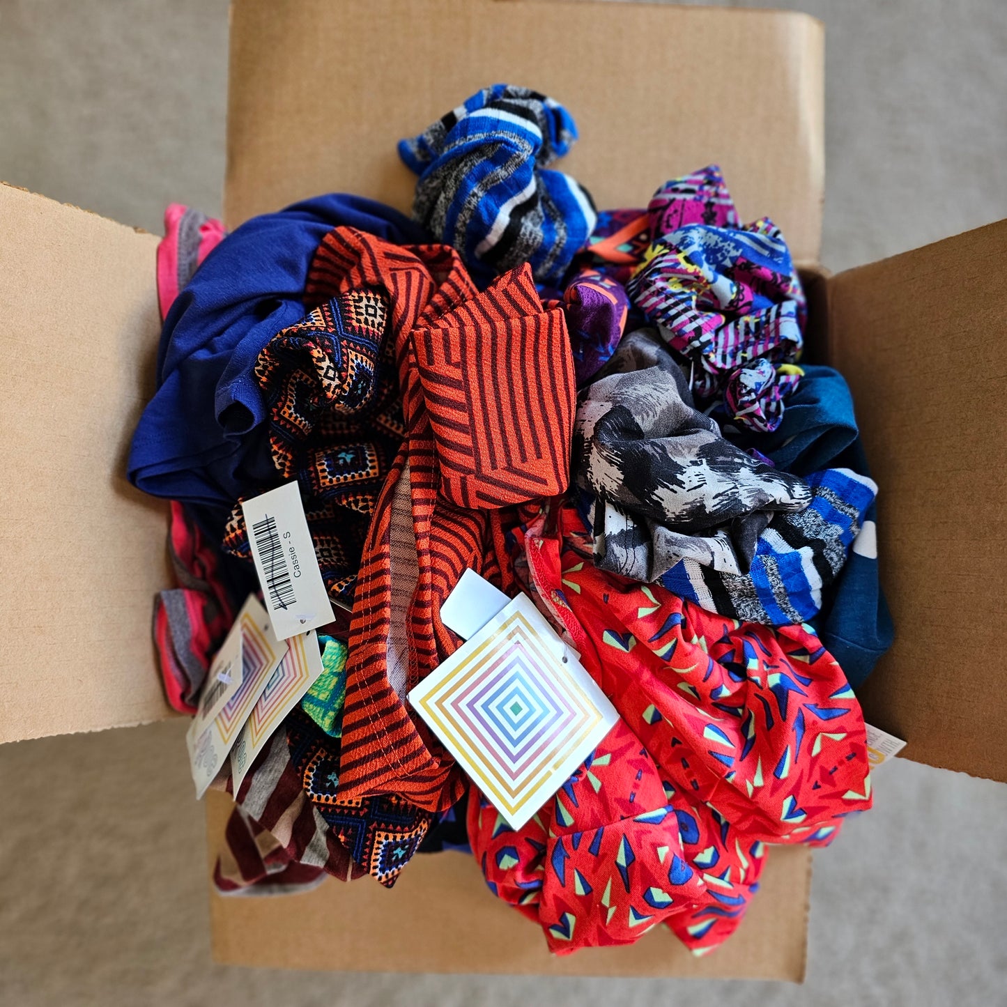 NWT 17pc LuLaRoe Women's clothing box