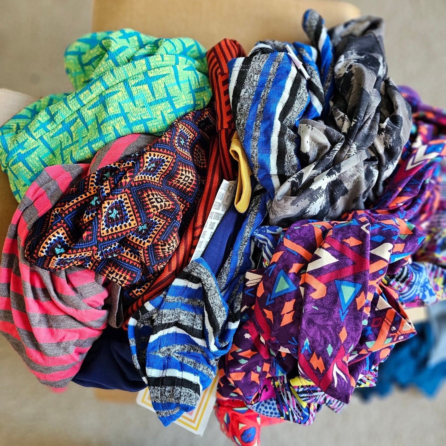 NWT 17pc LuLaRoe Women's clothing box