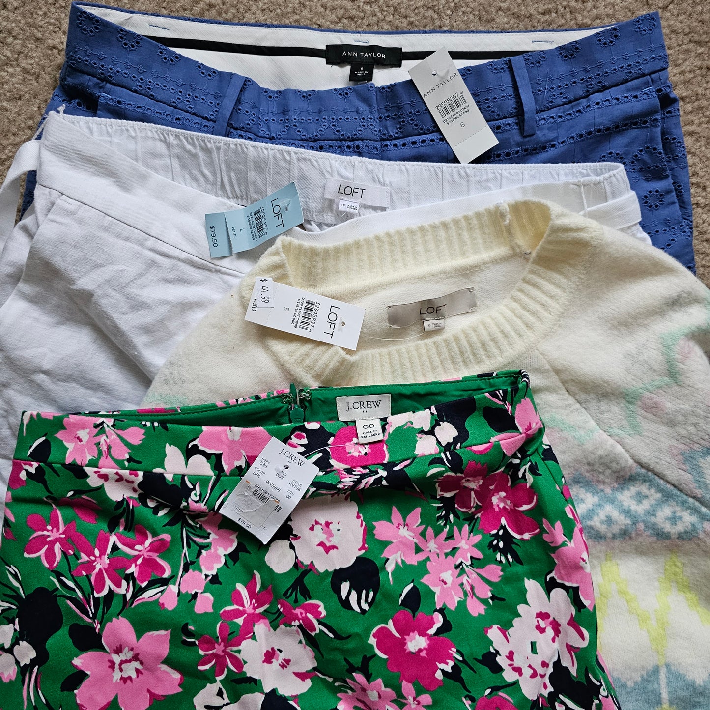 #1022 25pc Women's Assorted Clothing Lot